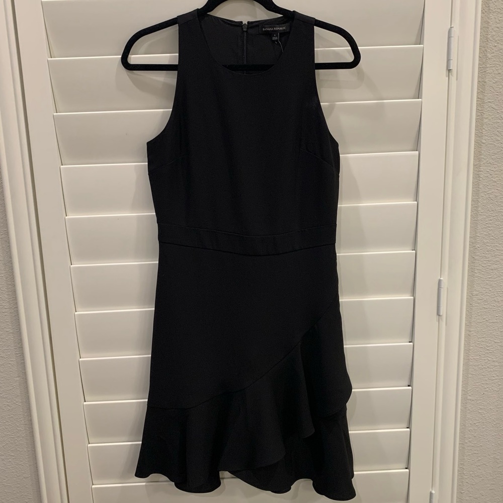 Banana Republic Black Dress- New with tags. Size 4